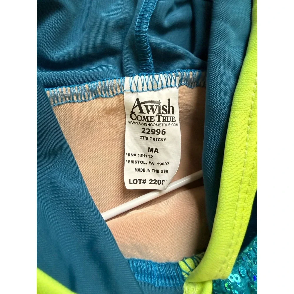 A WISH COME‎ TRUE two piece MA women's dance hip hop it's tricky costume